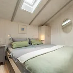 Feriehus 4 Personen Luxusferienhaus Mit Sauna, Kaminofen, Klimaanlage, Kanu Und Seeblick In