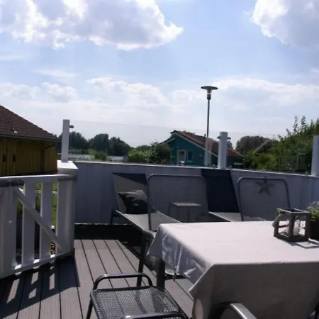 4 Personen Luxusferienhaus Mit Sauna, Kaminofen, Klimaanlage, Kanu Und Seeblick In Holiday home Otterndorf