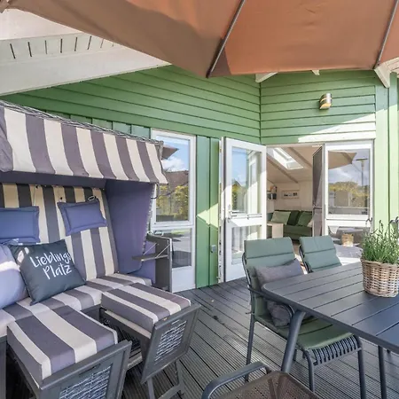 Feriehus 4 Personen Luxusferienhaus Mit Sauna, Kaminofen, Klimaanlage, Kanu Und Seeblick In