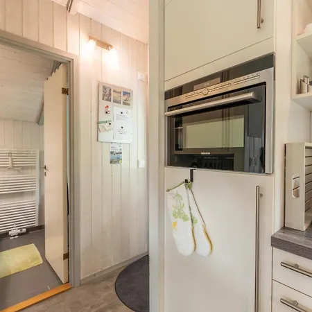 Prázdninový dům 4 Personen Luxusferienhaus Mit Sauna, Kaminofen, Klimaanlage, Kanu Und Seeblick In