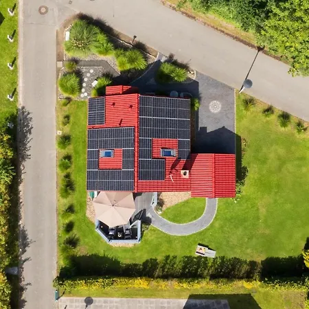 4 Personen Luxusferienhaus Mit Sauna, Kaminofen, Klimaanlage, Kanu Und Seeblick In Feriehus Otterndorf