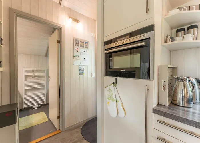 Σπίτι διακοπών 4 Personen Luxusferienhaus Mit Sauna, Kaminofen, Klimaanlage, Kanu Und Seeblick In