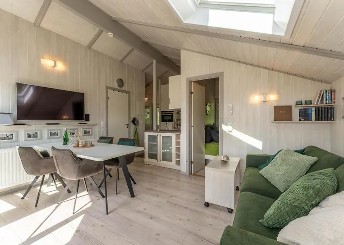 4 Personen Luxusferienhaus Mit Sauna, Kaminofen, Klimaanlage, Kanu Und Seeblick In Otterndorf