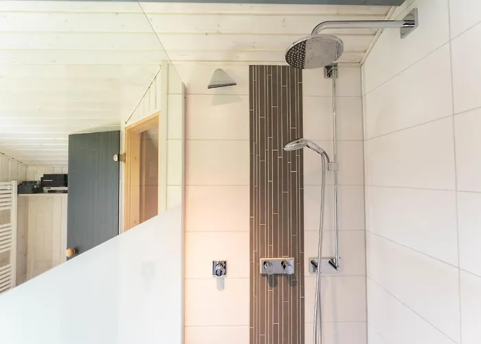 4 Personen Luxusferienhaus Mit Sauna, Kaminofen, Klimaanlage, Kanu Und Seeblick In Σπίτι διακοπών