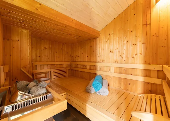 4 Personen Luxusferienhaus Mit Sauna, Kaminofen, Klimaanlage, Kanu Und Seeblick In
